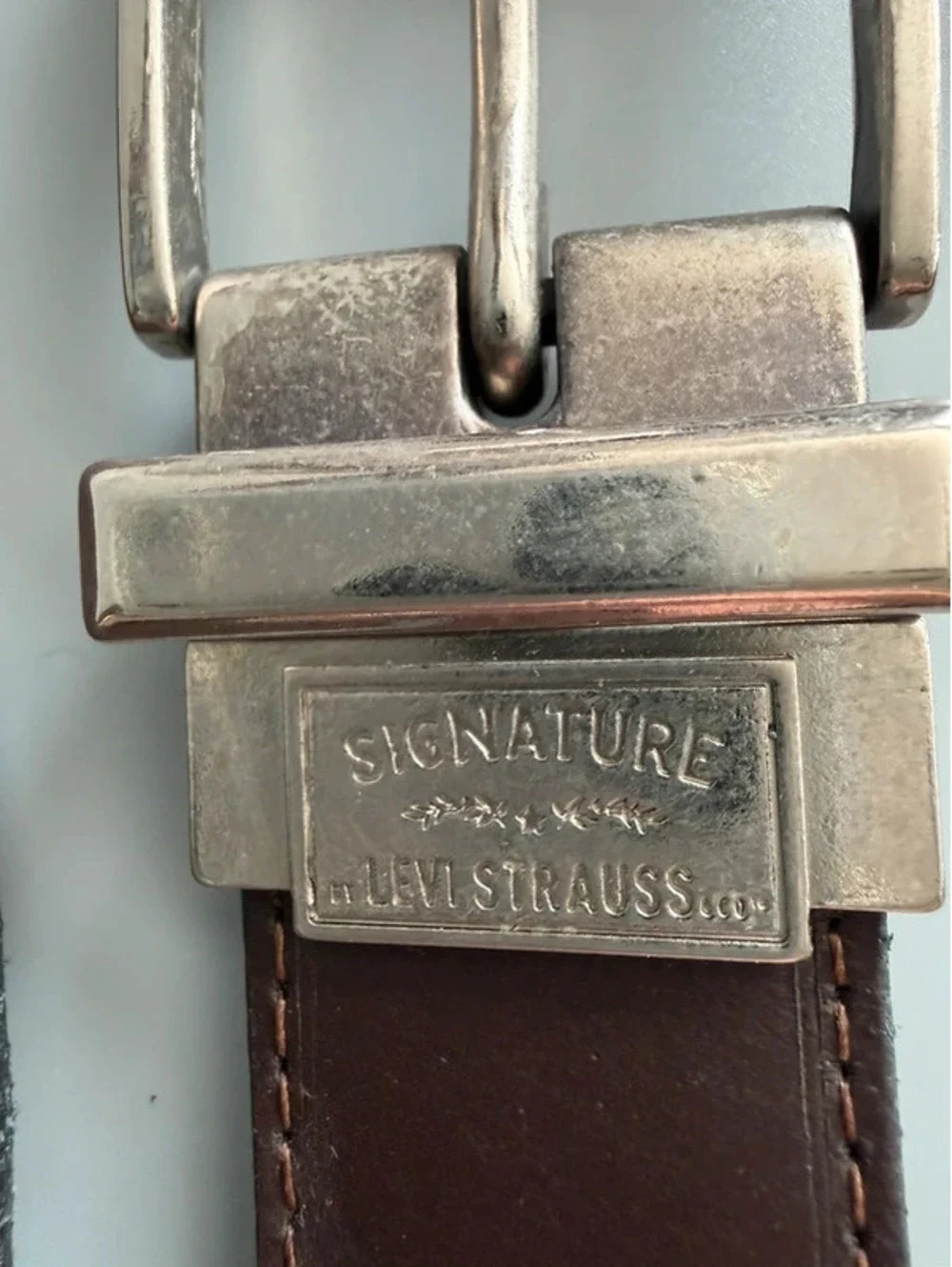 Reversible brown and black leather Levi’s belt